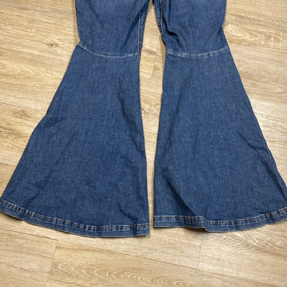 Wrangler Women's Blue Flare Jeans - Picture 8 of 8